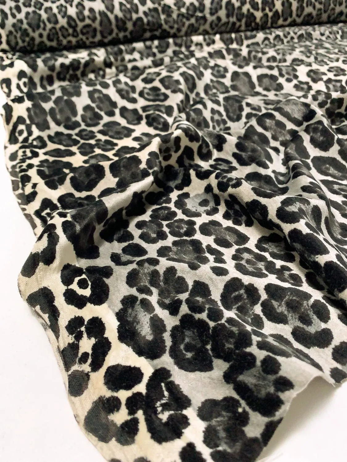 Animal Pattern Printed Cotton Velvet - Grey / Black